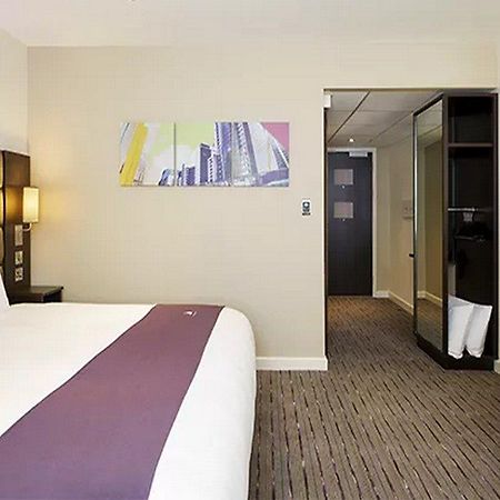 Premier Inn Manchester Cheadle  Extérieur photo
