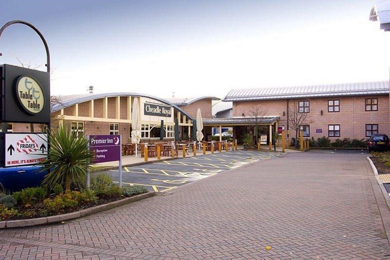 Premier Inn Manchester Cheadle  Extérieur photo