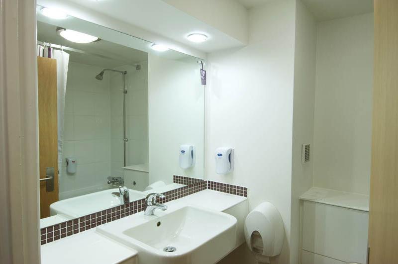 Premier Inn Manchester Cheadle  Extérieur photo