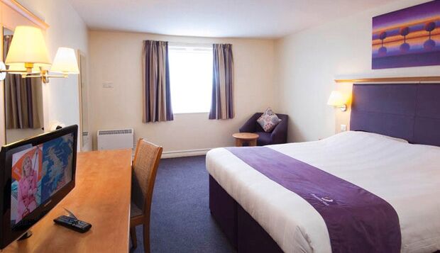 Premier Inn Manchester Cheadle  Extérieur photo